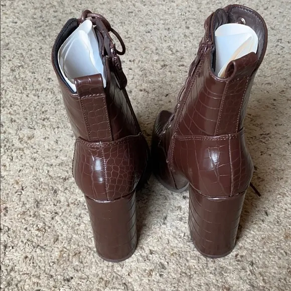 NIB- Croc Style Faux Leather Boots 🐊👢