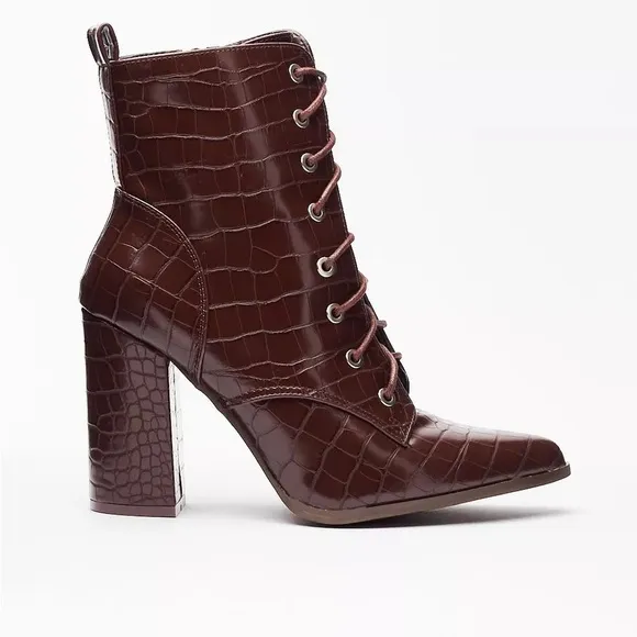 NIB- Croc Style Faux Leather Boots 🐊👢