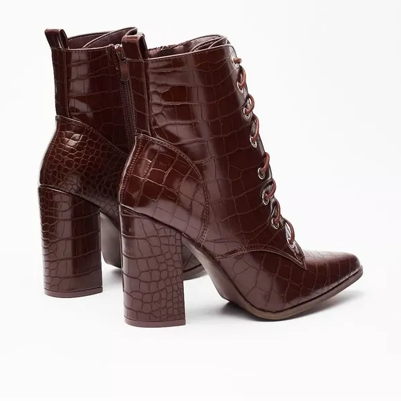 NIB- Croc Style Faux Leather Boots 🐊👢