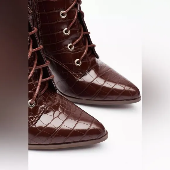 NIB- Croc Style Faux Leather Boots 🐊👢