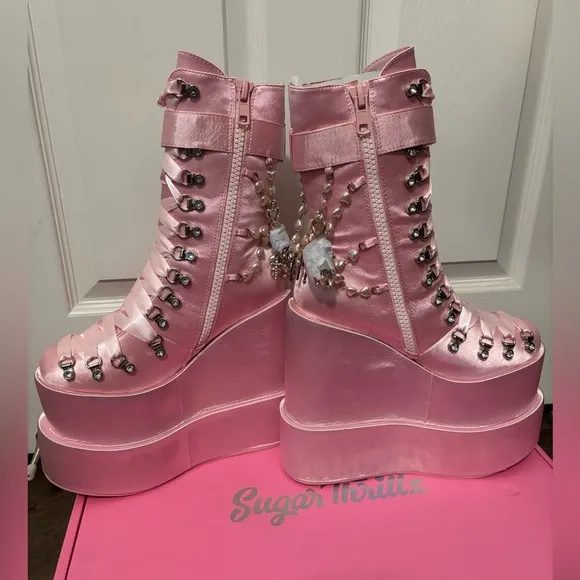 NIB Dolls Kill / Sugar Thrillz Holy Revelation Traitor Boots