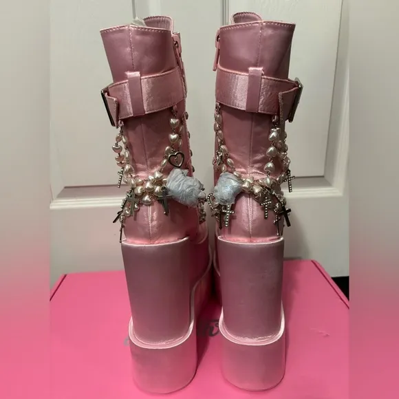 NIB Dolls Kill / Sugar Thrillz Holy Revelation Traitor Boots