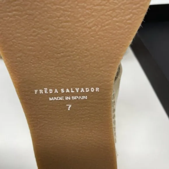 NIB Freda Salvador Lucy Espadrille Ankle Tie Sandals