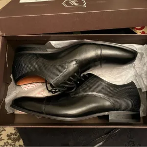 NIB Men's Florsheim 10 D Elegant Black Men's Dress Shoes