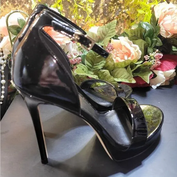 NIB Michael Kors Jordyn Patent Leather Platform Sandal