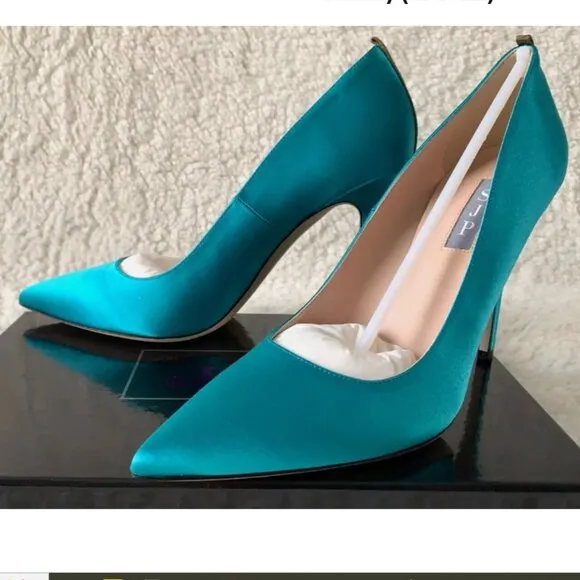 NIB SJP by Sarah Jessica Parker Fawn Satin Pumps EU 39.5 US 8.5 Turquoise 100mm
