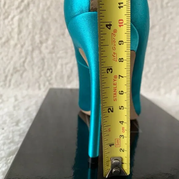 NIB SJP by Sarah Jessica Parker Fawn Satin Pumps EU 39.5 US 8.5 Turquoise 100mm