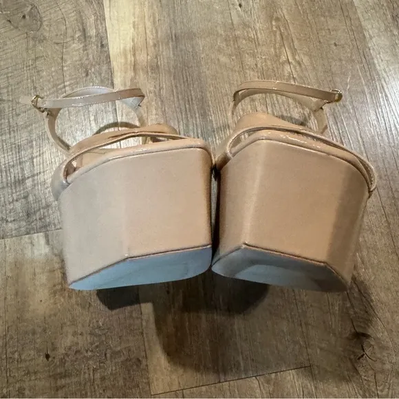 NIB STUART WEITZMAN Miami Patent Leather Platform Sandals
