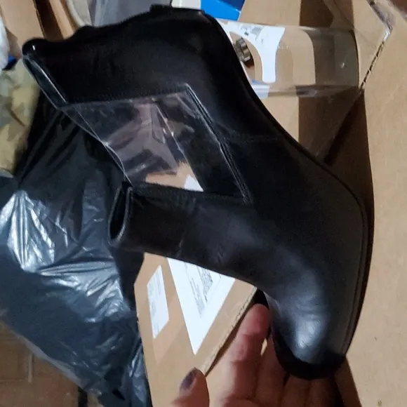 NIB sz 36.5, 37 and 38 Ritch Erani clear heel boots