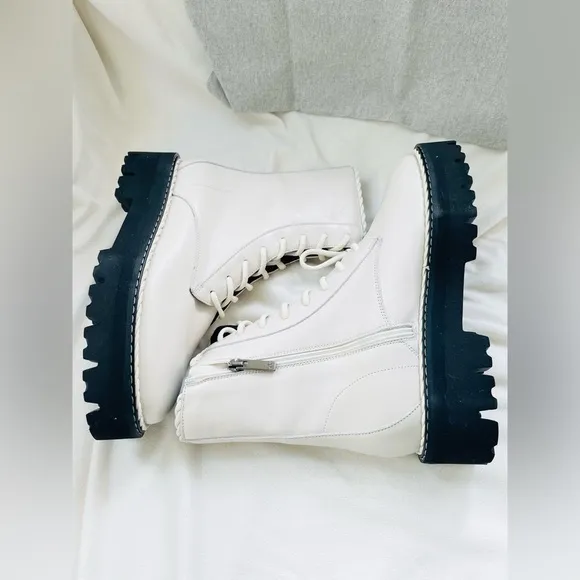 NIB wmns Aquatalia Sadie off white leather platform combat boots size 8