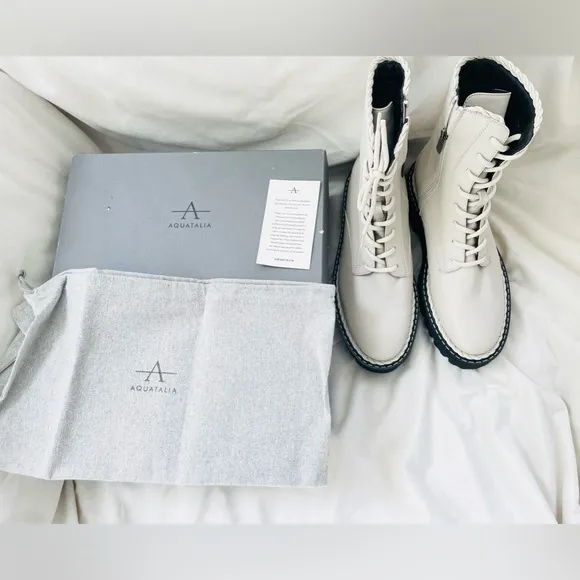 NIB wmns Aquatalia Sadie off white leather platform combat boots size 8