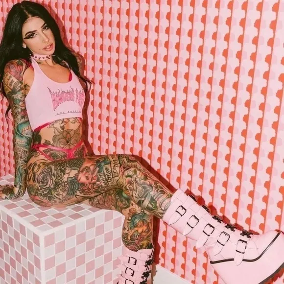 NIB Y.R.U. Pink Dune Skull Platform Boots