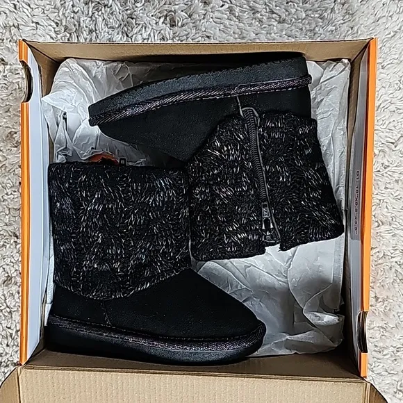 NIB/NWT - Girls Boots