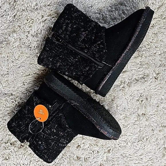 NIB/NWT - Girls Boots