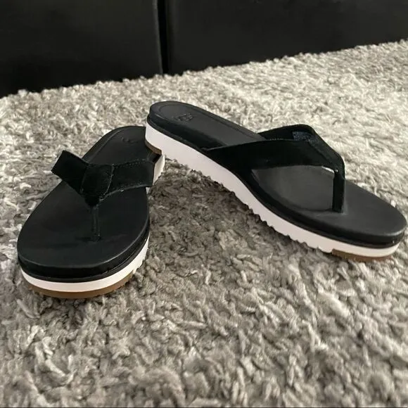 NIB UGG Lorrie Sandals