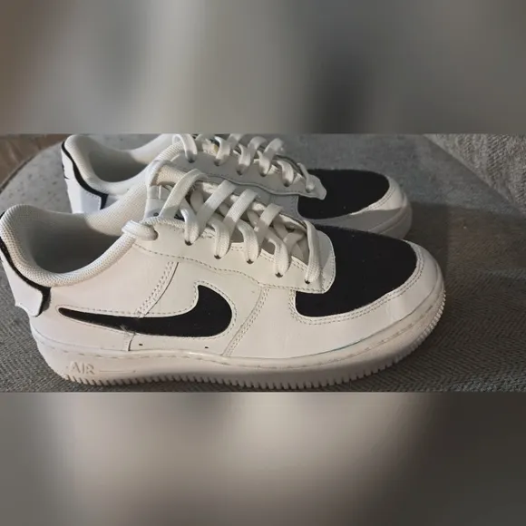 Nike Air Force 1 Lo Ess Black &amp; White Color Block Shoes 5 Y