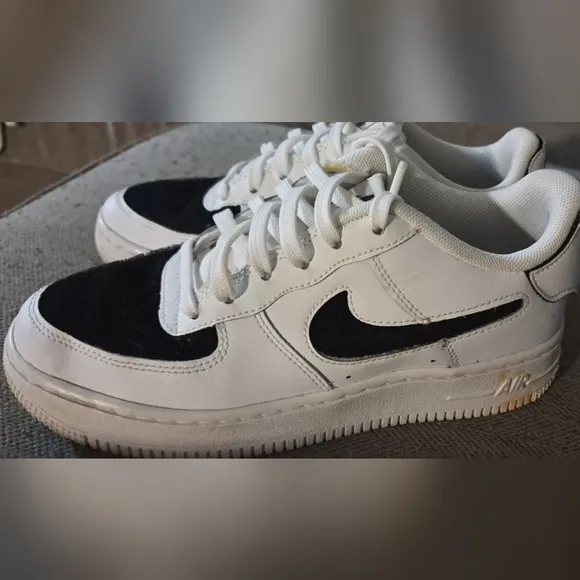 Nike Air Force 1 Lo Ess Black &amp; White Color Block Shoes 5 Y
