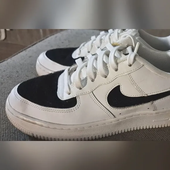 Nike Air Force 1 Lo Ess Black &amp; White Color Block Shoes 5 Y