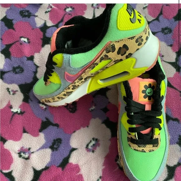 Nike Air Max 90 Vibrant Leopard Print Women's Sneakers