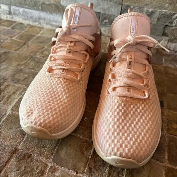 Nike Air Max Bella TR 2 Women's Shoes - Pink and Bronze
