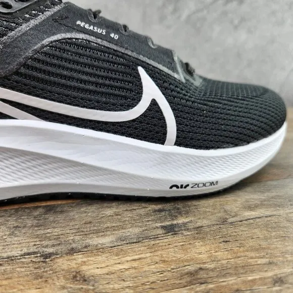 Nike Air Zoom Pegasus 40 Size 7.5 Womens Black White Casual Running Shoes