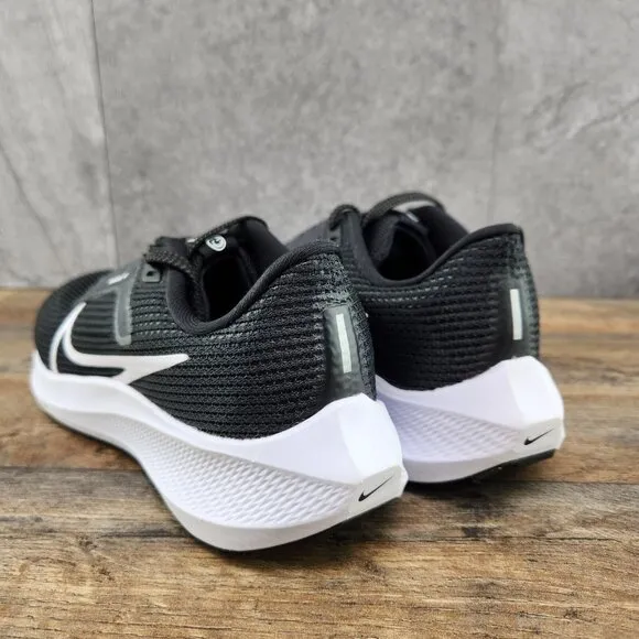 Nike Air Zoom Pegasus 40 Size 7.5 Womens Black White Casual Running Shoes