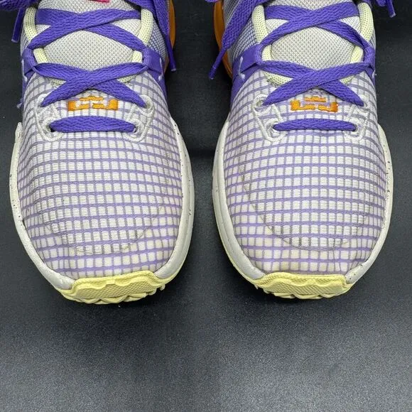 Nike Boys LeBron Witness 7 DQ8650-101 Purple Basketball Shoes Sneakers Size 7Y