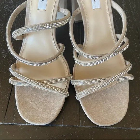 Nina Shoes Queeny Beige‎ Nude Rhinestone Sandals Wedding Size 10M Block Heel