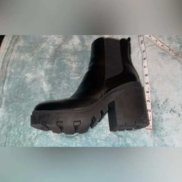 Nine West Black Chunky Heel Chelsea Boots Size 9M