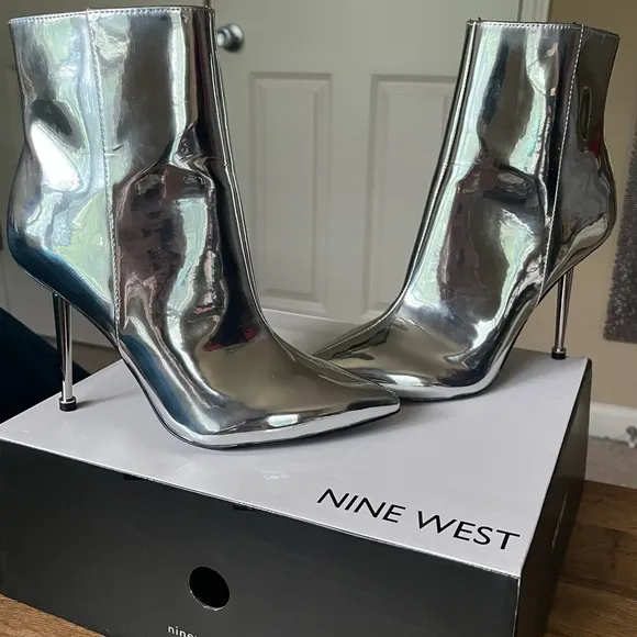 Nine West Metallic Stiletto Bootie NWT