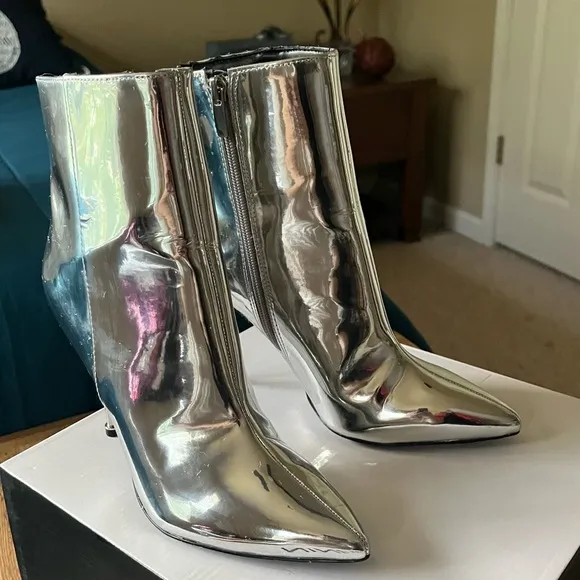 Nine West Metallic Stiletto Bootie NWT