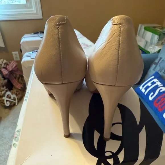Nine West Women's Peep Toe Camya Pump - Nude 8.5