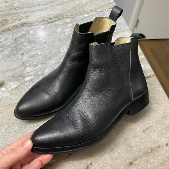 Nisolo Classic Chelsea Boots Black Leather Ankle Low Heel Women's size 8