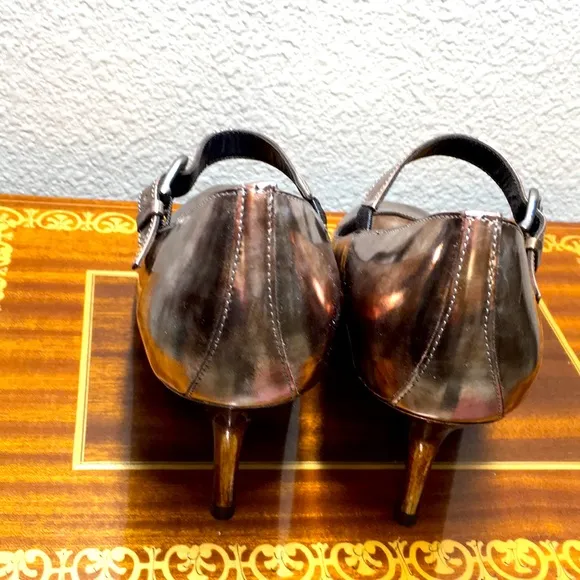 NWB Donald J Pliner 8 Metallic Bronze Silver heels