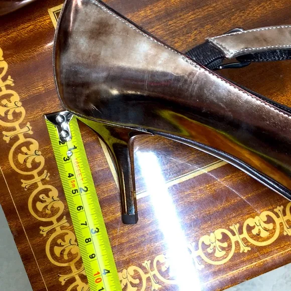 NWB Donald J Pliner 8 Metallic Bronze Silver heels