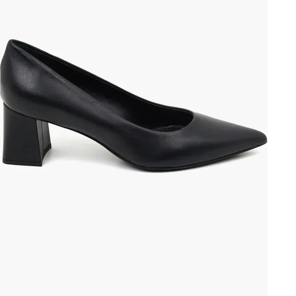 NWOB AGL Tracy Black Block Heel Shoes size 10/ 40