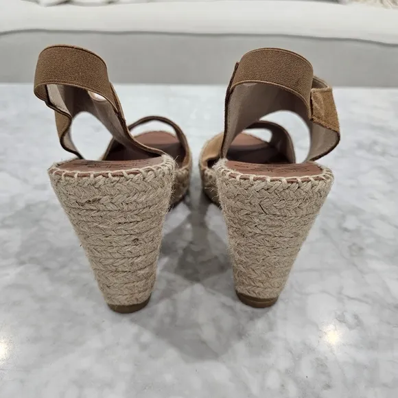 NWOB Andre Assous Suede Camel Espadrille‎ Wedge Sandals size 10