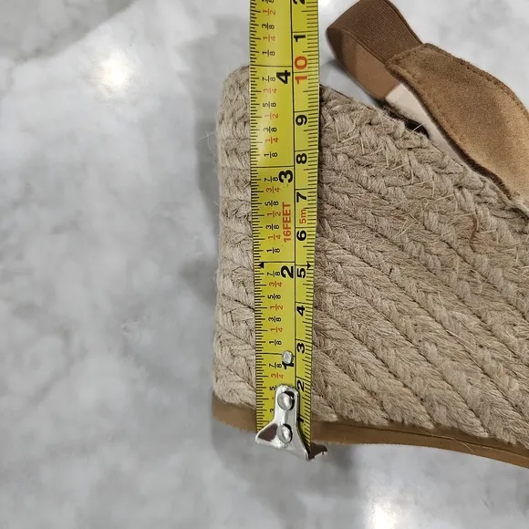 NWOB Andre Assous Suede Camel Espadrille‎ Wedge Sandals size 10
