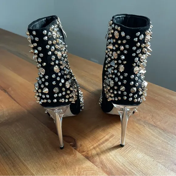 NWOB Azalea Wang Silver Gold Black Stud Clear 5&quot; Stiletto Heel Ankle Boots 8