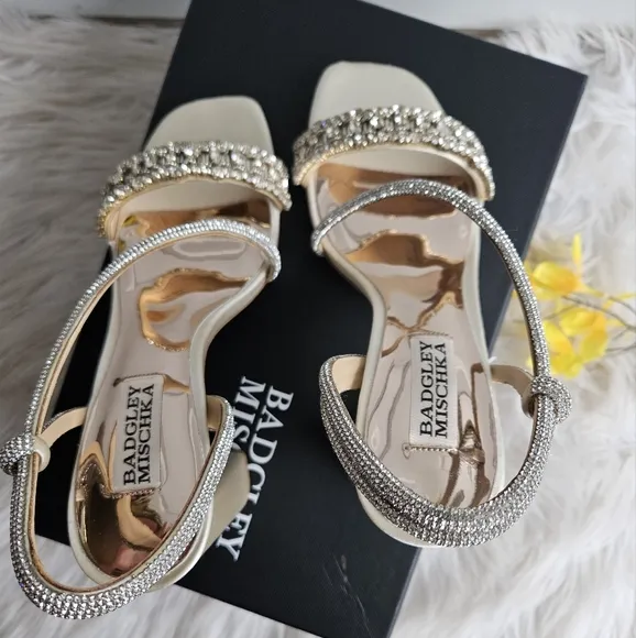 NWOB Badgley Mischka 'Naomi' Block Heel, Size 5.5