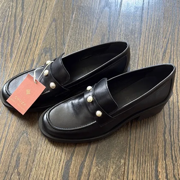 NWOB- Black Women's Leather Loafers with Pearl Detail by Cruza ( size 39)