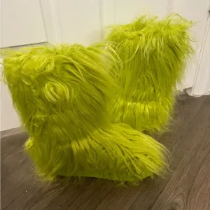 NWOB Dolls Kill / Current Mood Green Night Lurker Fuzzy Slipper Boots