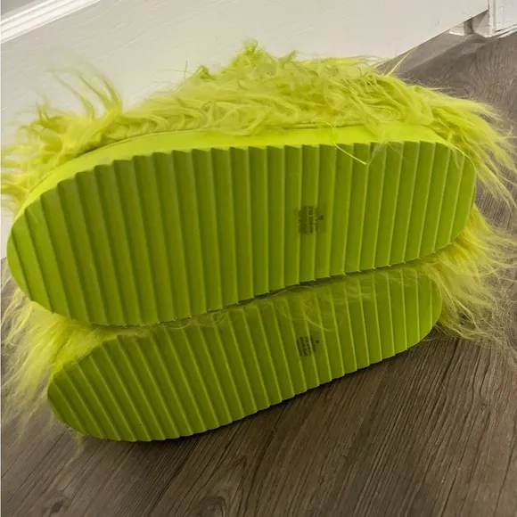 NWOB Dolls Kill / Current Mood Green Night Lurker Fuzzy Slipper Boots