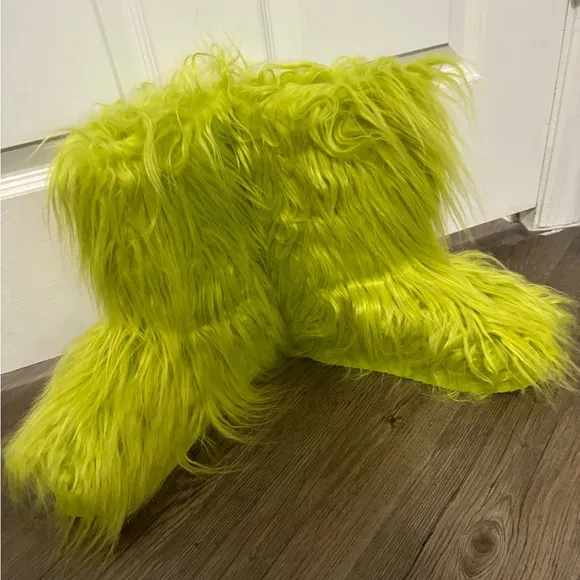 NWOB Dolls Kill / Current Mood Green Night Lurker Fuzzy Slipper Boots
