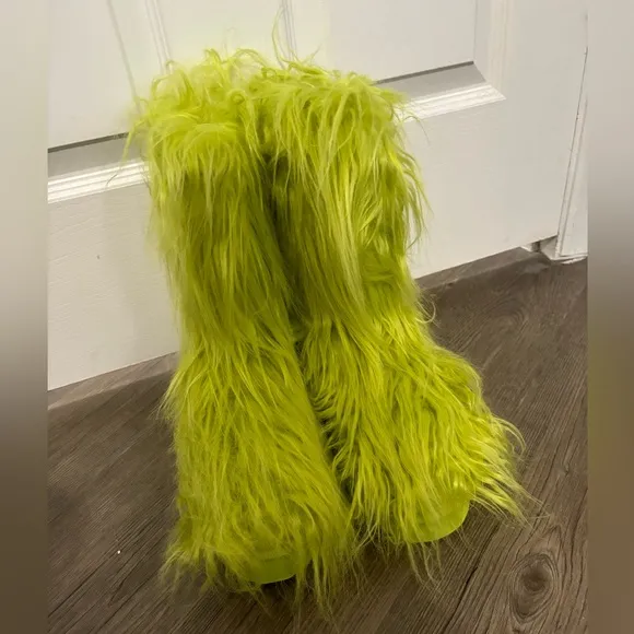 NWOB Dolls Kill / Current Mood Green Night Lurker Fuzzy Slipper Boots
