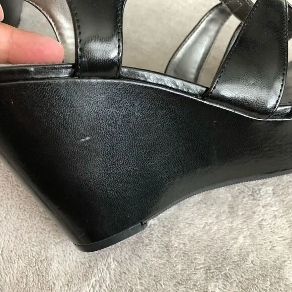 NWOB Marc Fisher FMGlee Platform Sandals