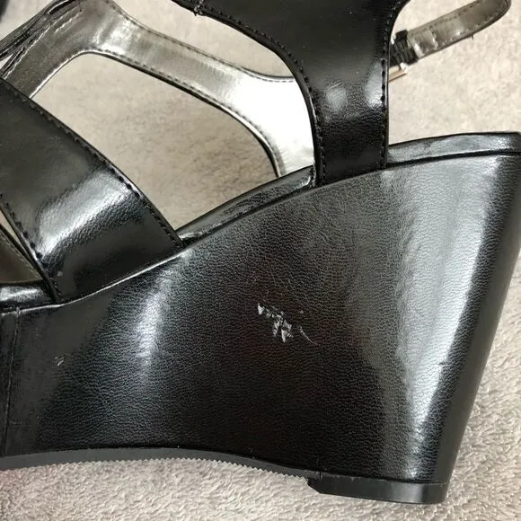 NWOB Marc Fisher FMGlee Platform Sandals
