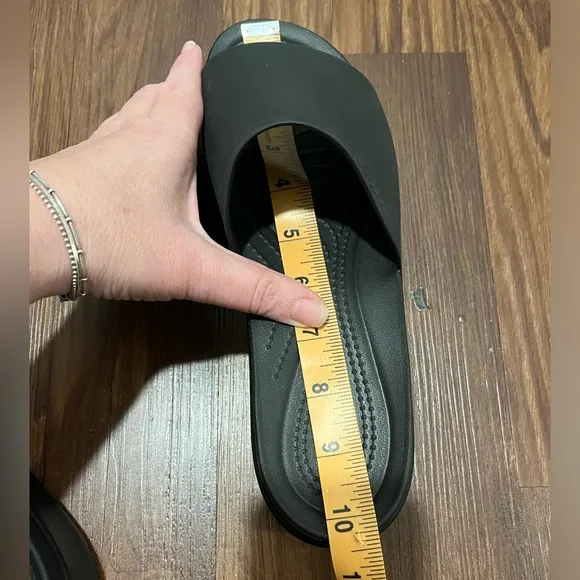 NWOT CROCS LiteRide Black Platform Sandals Size 10 W