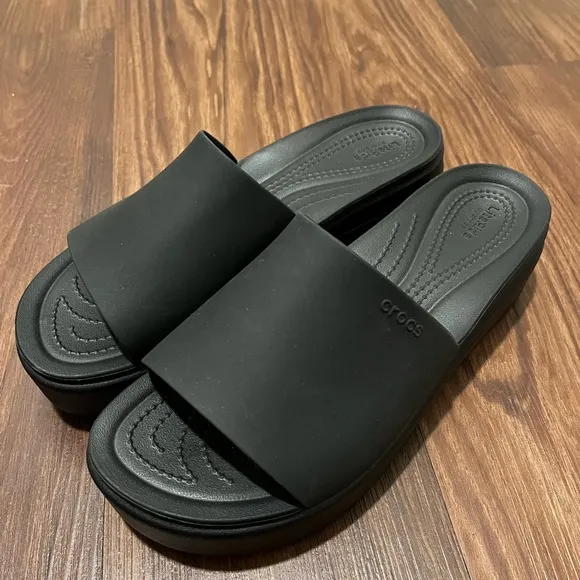NWOT CROCS LiteRide Black Platform Sandals Size 10 W