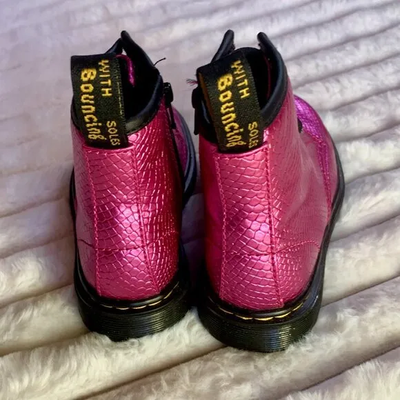 NWOT Dr. Martens Toddler Girl 1460 Patent Lamper Combat Boots | Pink Reptile | 9